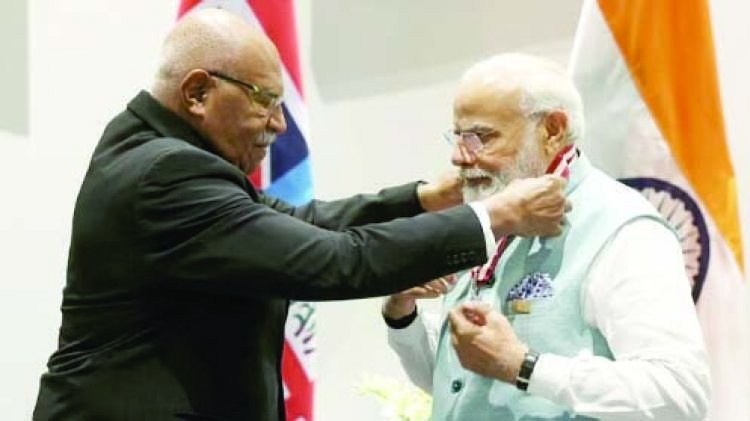 प्रधानमंत्री मोदी को मिला फिजी का सर्वोच्च नागरिक सम्मान