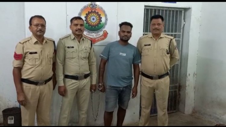 पुलिस आरक्षक पर हमला करने वाले फरार आरोपी को थाना वैशाली नगर पुलिस ने किया गिरफ्तार, कार चढ़ने से आरक्षक का पैर हो गया था फैक्चर