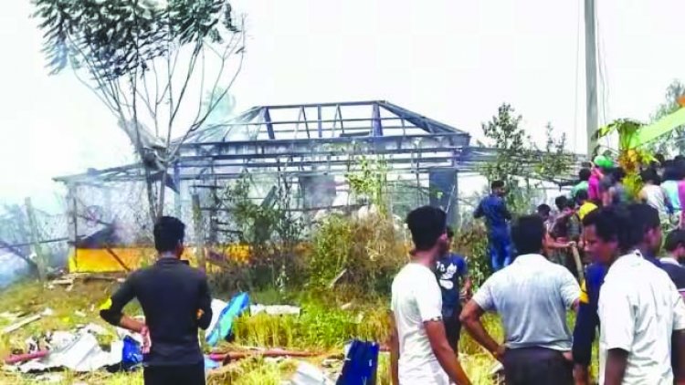 टीएमसी नेता की हत्या,  दो गुटों में बमबारी से फैला तनाव