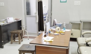 दुर्ग जिला अस्पताल में 1 घंटे देरी से पहुंचते हैं डॉक्टर, इलाज के इंतजार में मरीज हलाकन