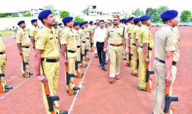 पुलिस अधीक्षक शलभ सिन्हा ने रक्षित केन्द्र दुर्ग का किया निरीक्षण