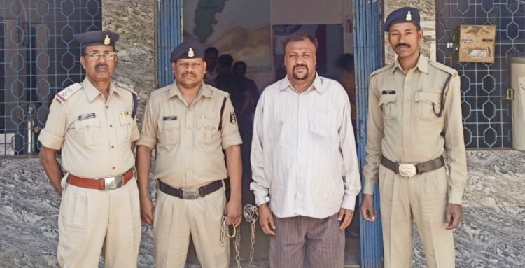 सरकारी अधिकारी बनकर नौकरी लगाने का देता था झांसा, सुपेला पुलिस की गिरफ्त में नयन चटर्जी