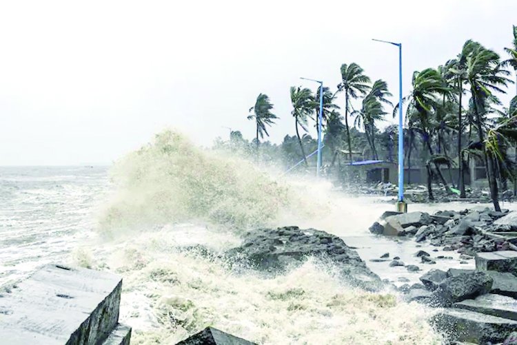 भयंकर तूफान में तब्दील हुआ चक्रवात ‘बिपरजॉय’, 125 किमी प्रति घंटा की रफ्तार से चलेंगी हवाएं