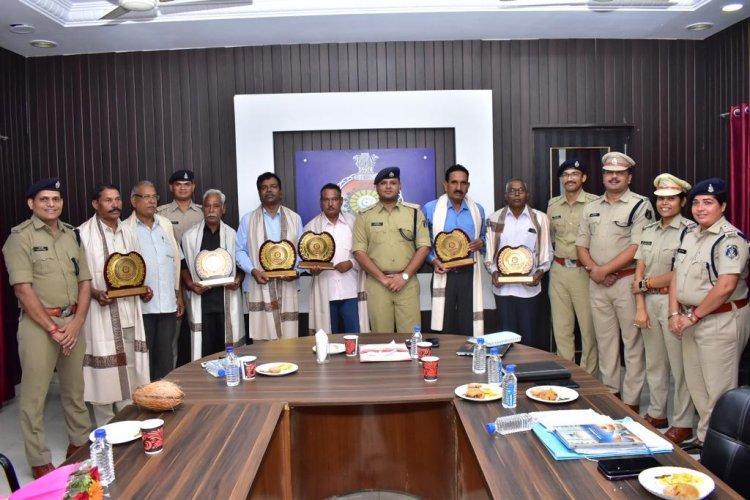 पुलिस विभाग से सेवानिवृत्त हो रहे अधिकारी कर्मचारियों का किया गया सम्मान