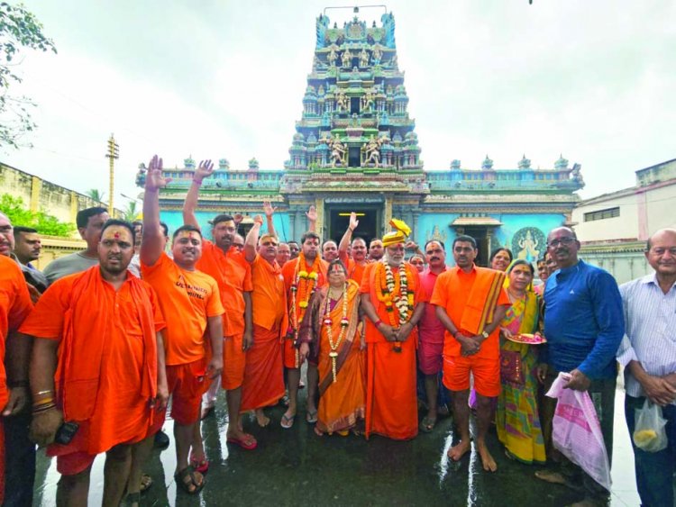 हर-हर महादेव के जयघोष के साथ पूर्व मंत्री प्रेमप्रकाश पाण्डेय के नेतृत्व में कांवरियों का जत्था बैजनाथ धाम के लिए हुए रवाना