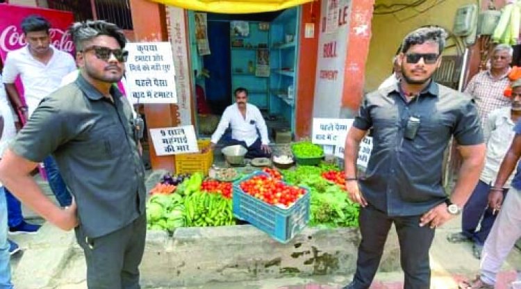 टमाटर के लिए बाउंसर लगाने वाले सब्जी विक्रेता हिरासत में, सपा नेता फरार