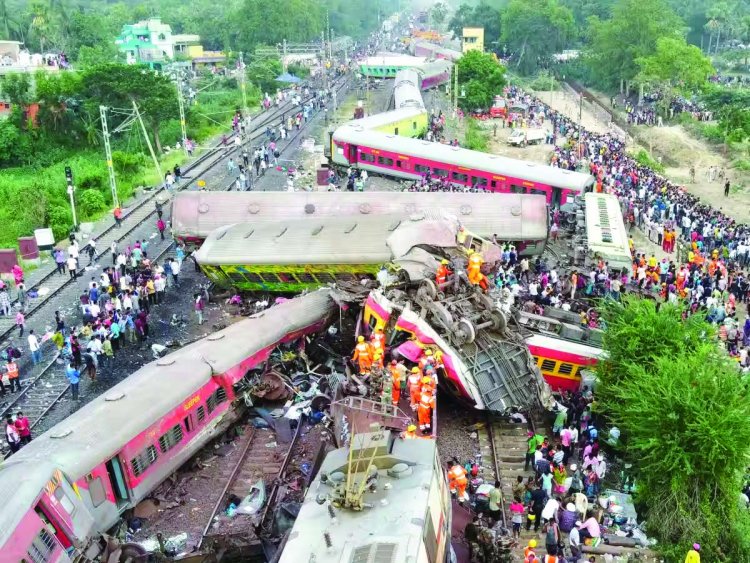 बालासोर ट्रेन हादसा: न्यायिक हिरासत में भेजे गए तीन आरोपी रेलवे अधिकारी, सिग्नल सर्किट बदलाव में 'चूक' से गई 293 लोगों की जान