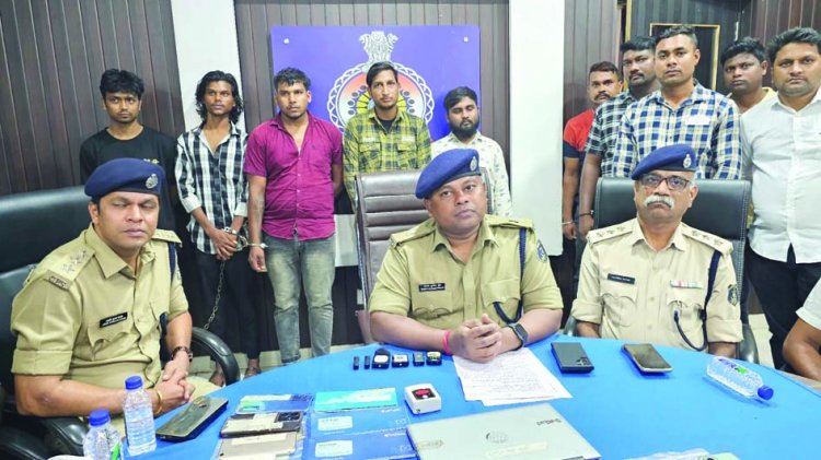 ऑन लाइन सट्टा में अब नाबालिग बच्चों की एंट्री, दुर्ग पुलिस ने कोलकाता में छापा मार 6 आरोपियों को धरदबोचा