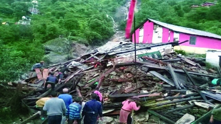 शिमला के रामपुर में 2 बार फटा बादल, कई मकान बहे