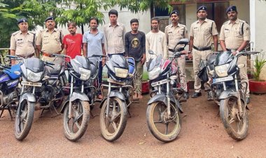 रात्रि गश्त में पकड़े गये 5 बाइक चोर, चोरी की 6 बाइक भी जब्त