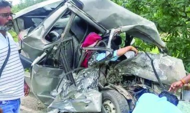 पिकअप और कार की भिड़ंत से ड्राइवर की मौत