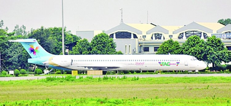 रायपुर एयरपोर्ट पर 8 साल से खड़ा बांग्लादेशी विमान अब होगा नीलाम, पार्किंग शुल्क हुआ 3.25 करोड़