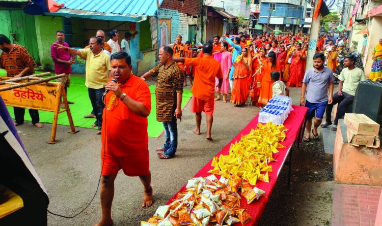 सैकड़ो शिवभक्तों की कांवड़ यात्रा का सत्तीचौरा में किया गया ऐतिहासिक स्वागत