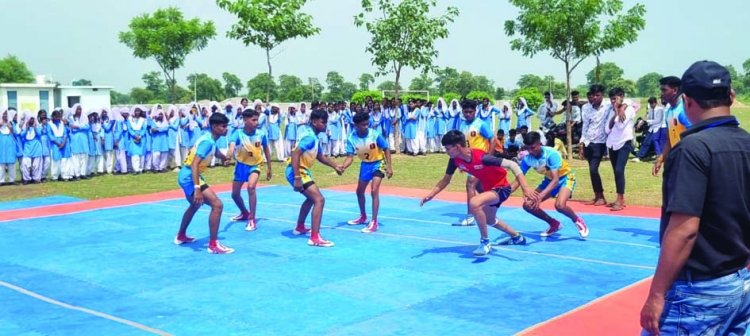 कबड्डी प्रतियोंगिता में कचांदूर-बी की टीम ने मारी बाजी