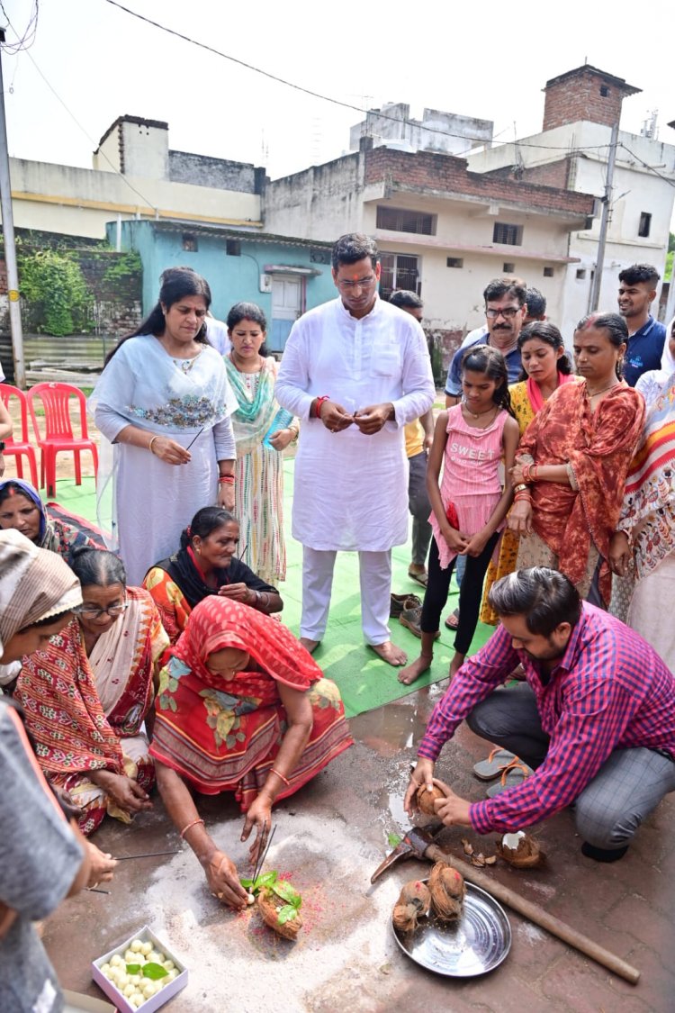 प्रगति यात्रा में विधायक देवेंद्र ने कई समाज को दिए सौगात