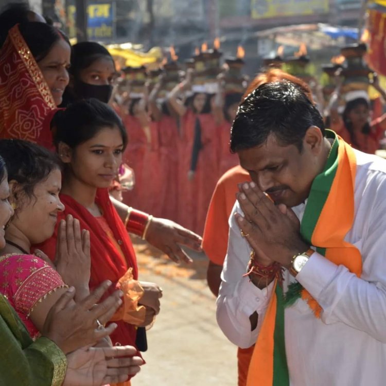 ज्योत विसर्जन दर्शन कर दुर्ग शहर की खुशहाली की मंगल कामना की भाजपा प्रत्याशी गजेंद्र यादव ने