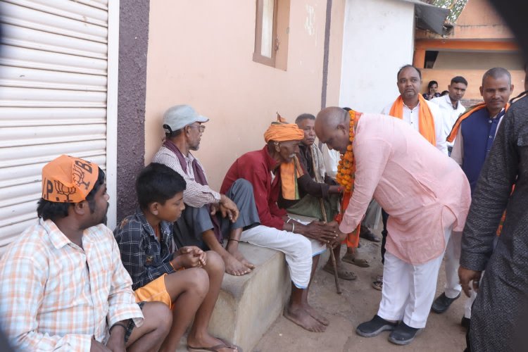 दुर्ग ग्रामीण विधानसभा प्रत्याशी ललित चंद्राकर ने किया व्यापक जनसंपर्क