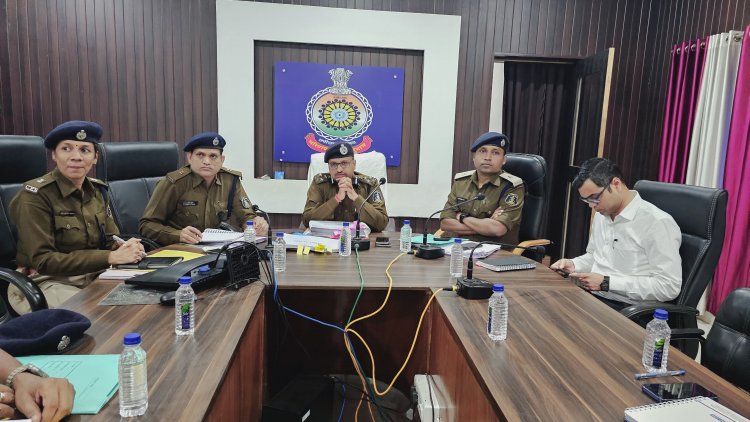 वरिष्ठ पुलिस अधीक्षक ने  राजपत्रित अधिकारियों समेत थाना व चौकी प्रभारियों की ली क्राइम मीटिंग