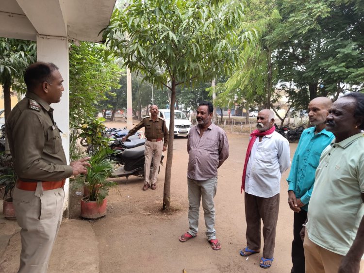 दुर्ग पुलिस ने 100 से अधिक गुंडे बदमाशों की ली क्लास, अब जमानतदारों पर भी होगी कार्रवाई