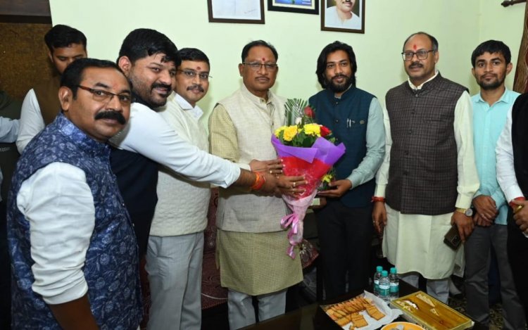 विष्णुदेव साय को मुख्यमंत्री बनाए जाने पर दुर्ग जिला भाजपा कार्यालय में हर्ष का माहौल