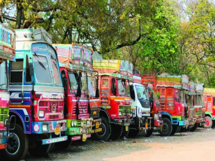 ट्रक ड्राइवरों का हड़ताल खत्म, चर्चा के बाद वापस लौटे   