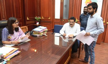 बच्चे के भविष्य को देखते हुए आवेदिका ने की छात्रवृत्ति राशि  की मांग