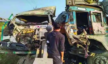 पुल पर ओव्हरटेक करने के दौरान दो ट्रकों की सीधी भिड़ंत, एक ट्रक के चालक की मौत, 3 घायल