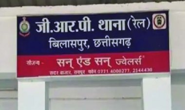 सीट नहीं देने पर आजाद हिंद एक्सप्रेस में पश्चिम बंगाल के बुजुर्ग यात्री के साथ मारपीट और लूटपाट की कोशिश, 2   लोगों के खिलाफ अपराध दर्ज