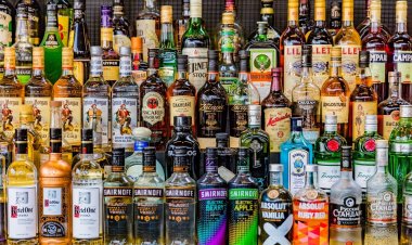 शराब प्रेमियों के चेहरे पर छाई उदासी, अब से दुकानों से एक व्यक्ति को मिलेगा सिर्फ ...