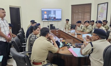 सायबर अपराधों के रोकथाम के लिए दुर्ग IG ने ली बैठक
