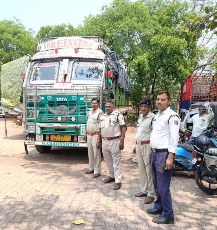 नो पार्किग जोन और सड़कों पर खड़ी वाहनों के मालिक -चालकों पर कार्रवाई