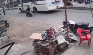 VIDEO: रॉग साइड से ओवरटेक करने की कोशिश में गई नाबालिग की जान,बस की चपेट में आने से मौके पर ही मौत