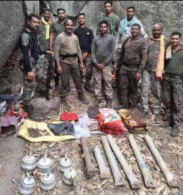 छत्तीसगढ़-महाराष्ट्र बॉर्डर पर फोर्स को मिली बड़ी कामयाबी, नक्सलियों द्वारा डंप किए गए बड़ी मात्रा में विस्फोटक बरामद