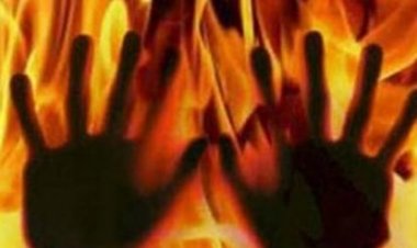 घर में सो रहे पति-पत्‍नी को पेट्रोल डाल जिंदा जलाने का प्रयास, एक की हालत गंभीर