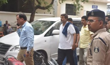 आखिरकार दो हजार करोड़ के शराब घोटाले के मुख्य आरोपी अनवर ढेबर को गिरफ्तार कर ले गई यूपी STF