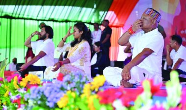 योग दिवस पर राजधानी रायपुर के साइंस कॉलेज मैदान में उमड़ा  जनसैलाब