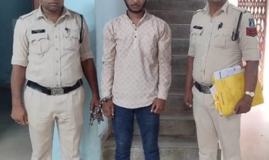 बोरसी दुर्ग में पकड़ाया आरंग मॉब लिचिंग मामले का एक आरोपी, तीन युवकों की हत्या कर छिपा था गर्ल फ्रेंड के घर