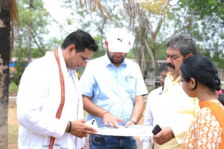 विधायक देवेंद्र और मेयर नीरज पहुंचे ट्रैफिक पार्क, निर्माण कार्य जल्द पूर्ण करने दिए निर्देश