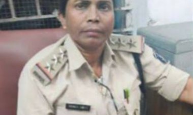 रिश्वत लेते रंगे हाथों पकड़ी गई महिला थाना प्रभारी