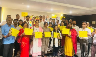 रचना पाठ स्पर्धा में  बस्तर की यामिनी पांडे व रायपुर की ओसमणि साहू प्रथम