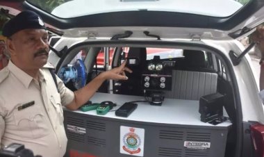 पुलिस के नवीन इंटरसेप्टर वाहनों को मुख्यमंत्री विष्णुदेव साय ने दिखाई हरी झंडी