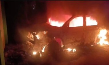 चौकी प्रभारी की कार को देर रात अज्ञात तत्वों ने किया आग के हवाले