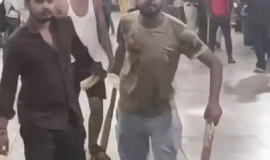 बिस्किट चोरी किया तो दी तालिबानी सजा, कैंटीन के 4 कर्मचारी गिरफ्तार, तमाशा देखने वाले RPF जवान पर भी होगी कार्रवाई, देखें रोंगटे खड़ी कर देने वाली VIDEO