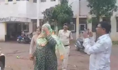 2 करोड़ 16 लाख रुपए घोटाला मामले में महिला अधिकारी गिरफ्तार