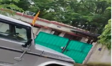 एंटी क्रप्शन ब्यूरो ने जिला शिक्षा अधिकारी के ठिकानों में मारा छापा