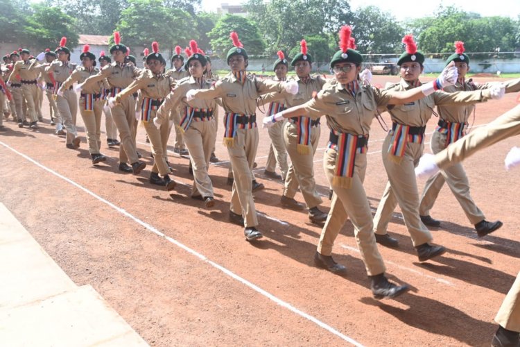 स्वतंत्रता दिवस की तैयारियों का अंतिम रिहर्सल, नगर निगम भिलाई आयुक्त ने निभाई मुख्य अतिथि की भूमिका