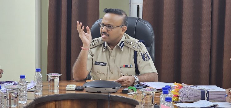 पुलिस महानिरीक्षक दुर्ग रेंज ने दोषमुक्ति के संबंध में ली समीक्षा बैठक