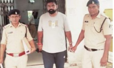 सेक्स स्कैंडल और ब्लैकमेलिंग मामले में पुलिस कर्मी के बाद अब पत्रकार गिरफ्तार, महिला आरोपी की तलाश जारी