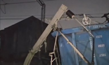 VIDEO पटरी से उतरे मालगाड़ी के 27 डिब्बे, कई ट्रेनों का संचालन बाधित
