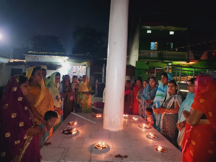 विधायक देवेंद्र यादव के लिए सतनामी समाज ने जैतखाम में जलाया दीया,  गुरू घासीदास उनके बेहतर भविष्य की कामना की 